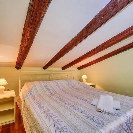 Suzana - Comfortable Family With Terracce, Wifi, Air Conditioning, Parking & Close To Apartmán *