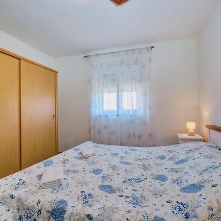 Lejlighed Suzana - Comfortable Family With Terracce, Wifi, Air Conditioning, Parking & Close To