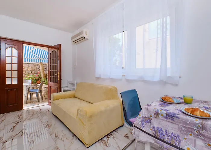 Suzana Apartament *